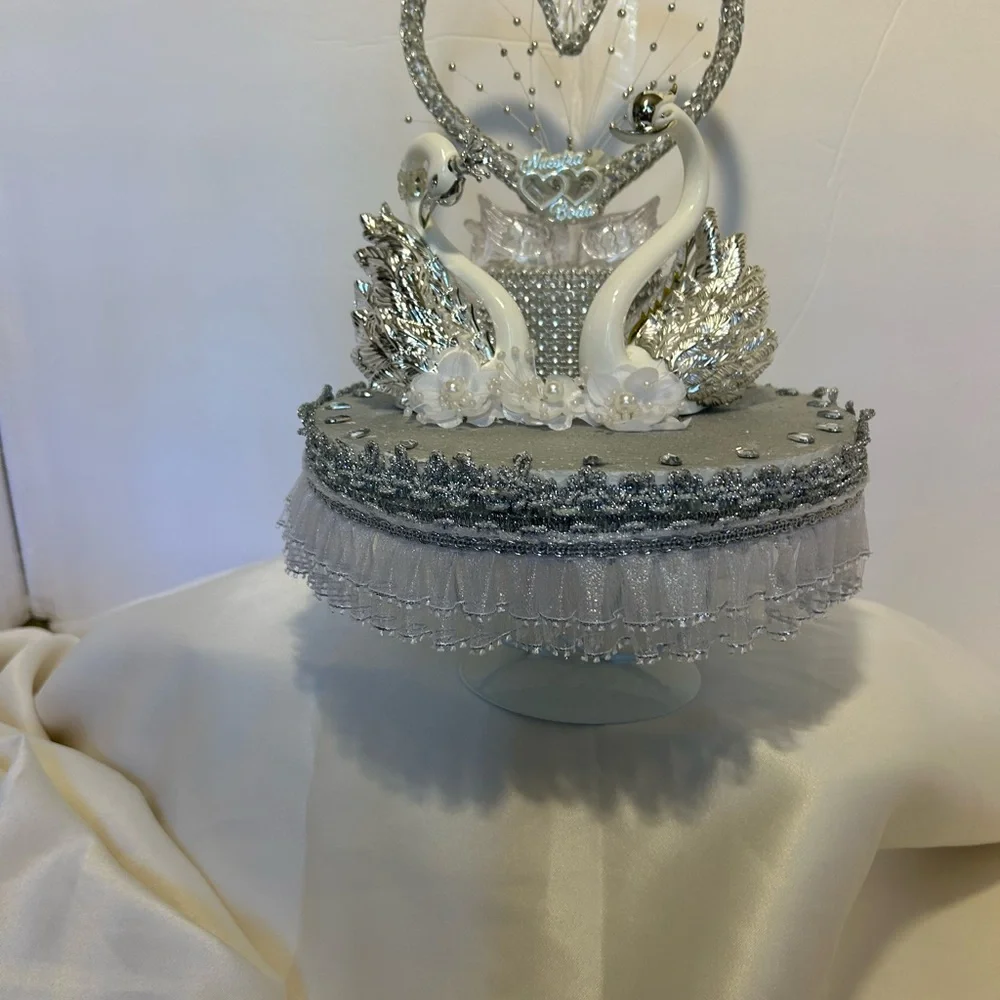 Chic Silver Swan and Heart Cake Topper